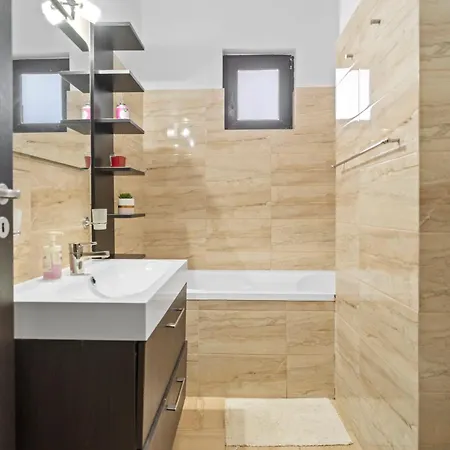 Heart Hideaway Apartment