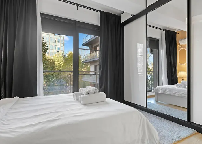 Heart Hideaway * 布加勒斯特